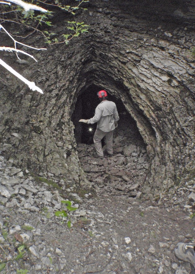 Michel Beaupré Grotte de la Baie-de-la-Tour